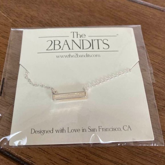 THE 2 BANDITS BAR NECKLACE FAB FIT FUN BOX NEW - Picture 1 of 1